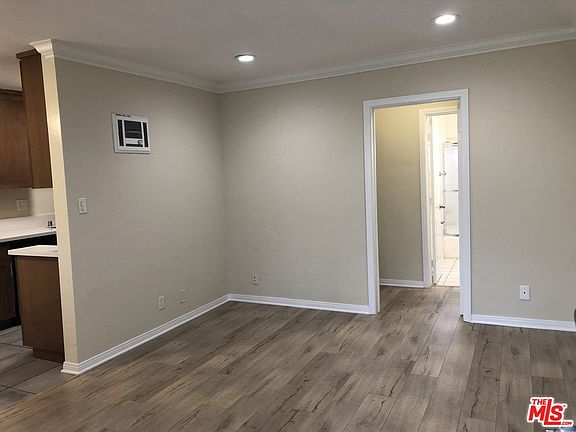 4th image of 3753 S Barrington Ave APT 16