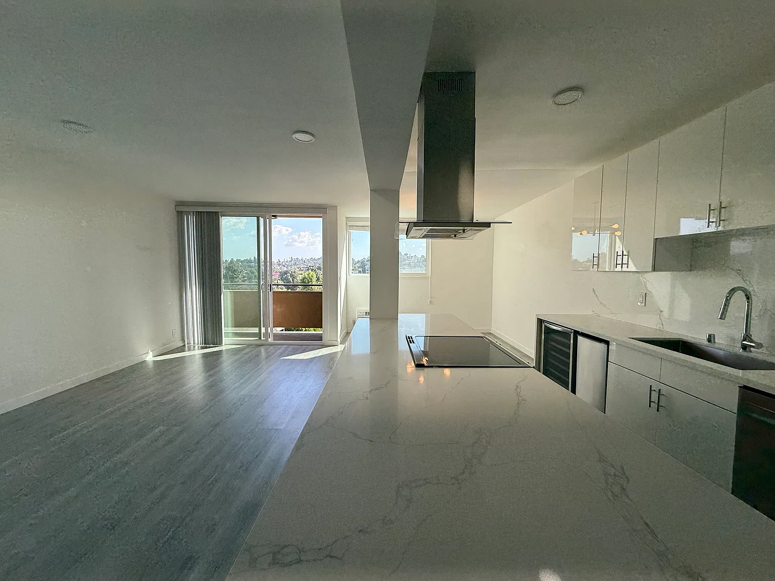 3461 Waverly Dr — Photo 2