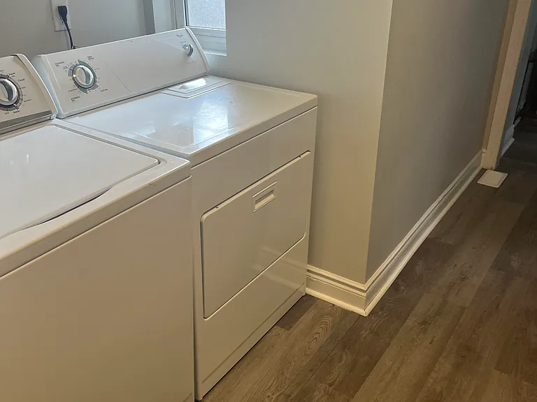 188 Wellington St N #1 — Photo 5