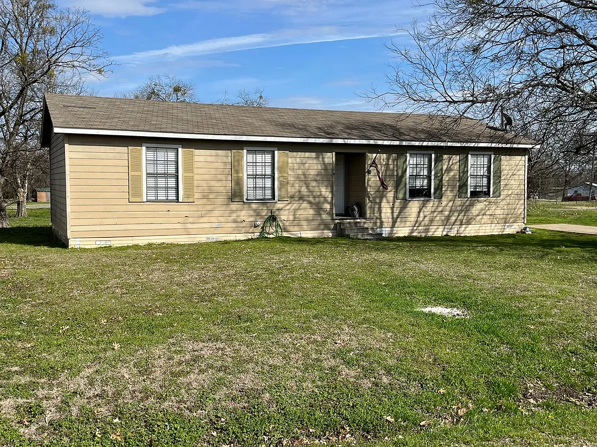 Building Photo - 1502 Daffan Ave
