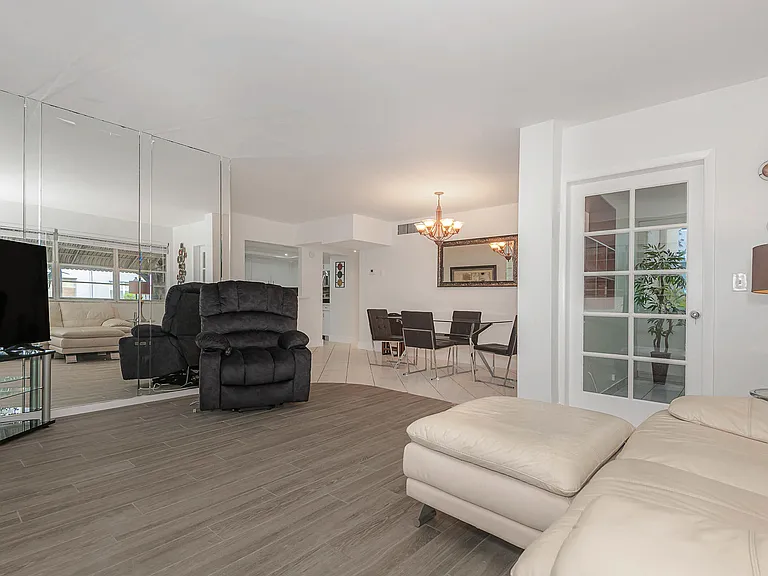 1333 E Hallandale Beach Blvd #101 — Photo 10
