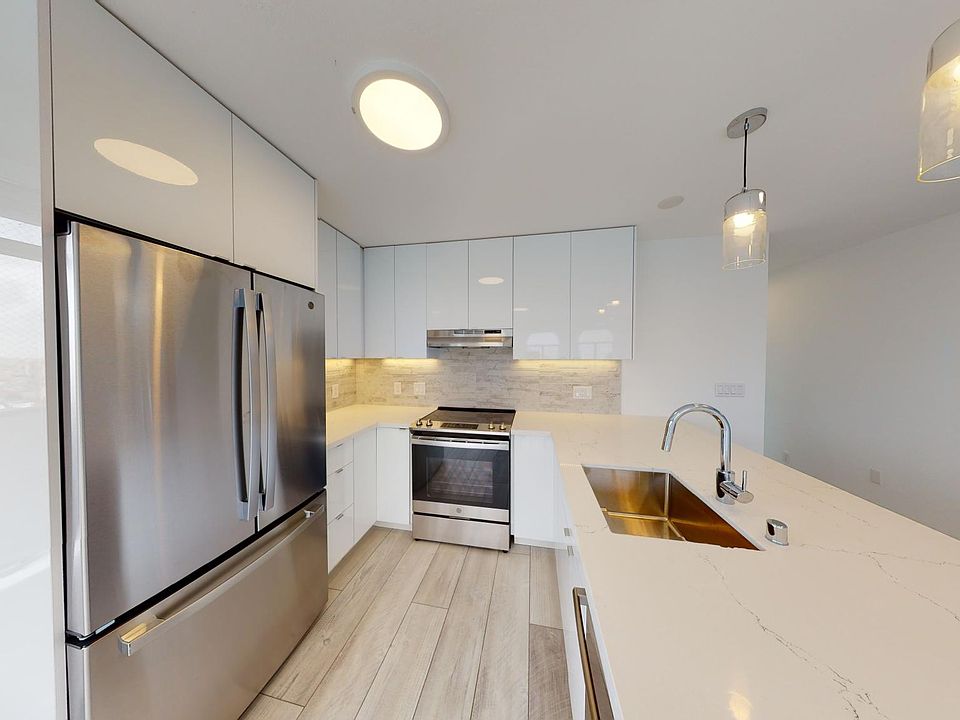1st image of 2321 Scott St APT 10