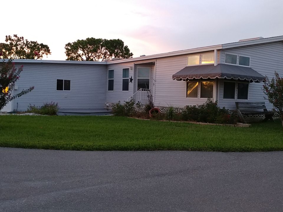 
CORNER & GOLF COURSE LOT