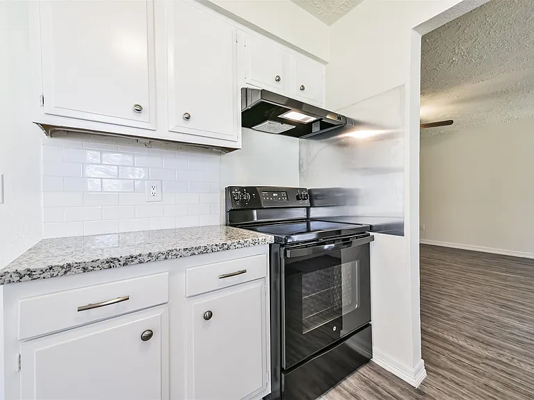 9563 Sutter Park Ln — Photo 8