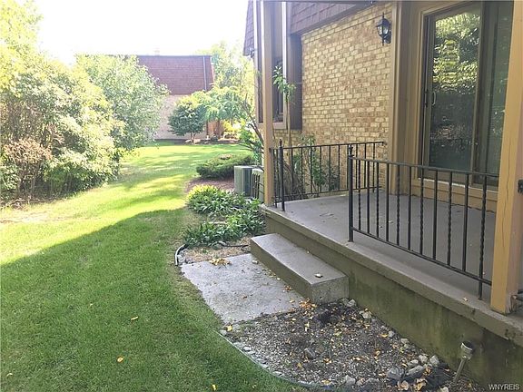3rd image of 75 Greenwich Dr APT 2