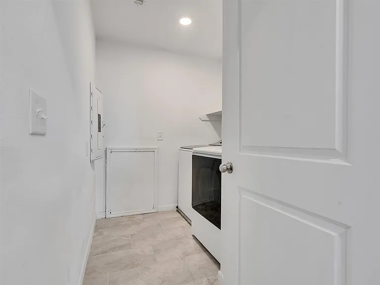 23415 Simmental Rd — Photo 25