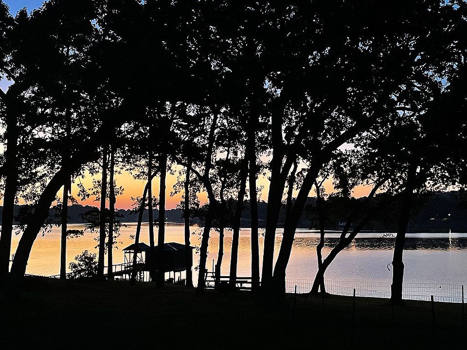 1st image of 23021 Lakeside Dr