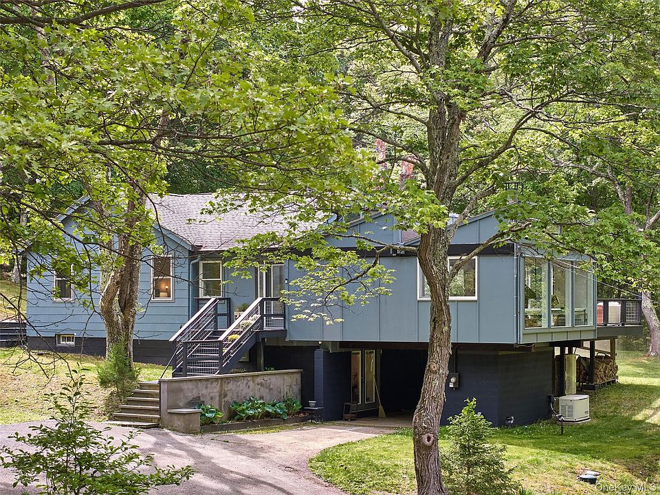 1st image of 611 N Clove Road