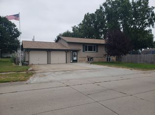 307 S 14th St, Norfolk, NE 68701