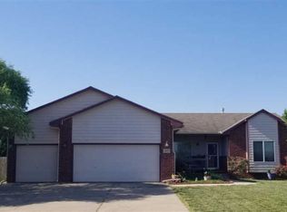 413 E Hickory St, Mulvane, KS 67110