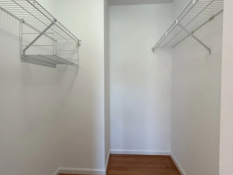 1544 Oxborough Cir — Photo 27