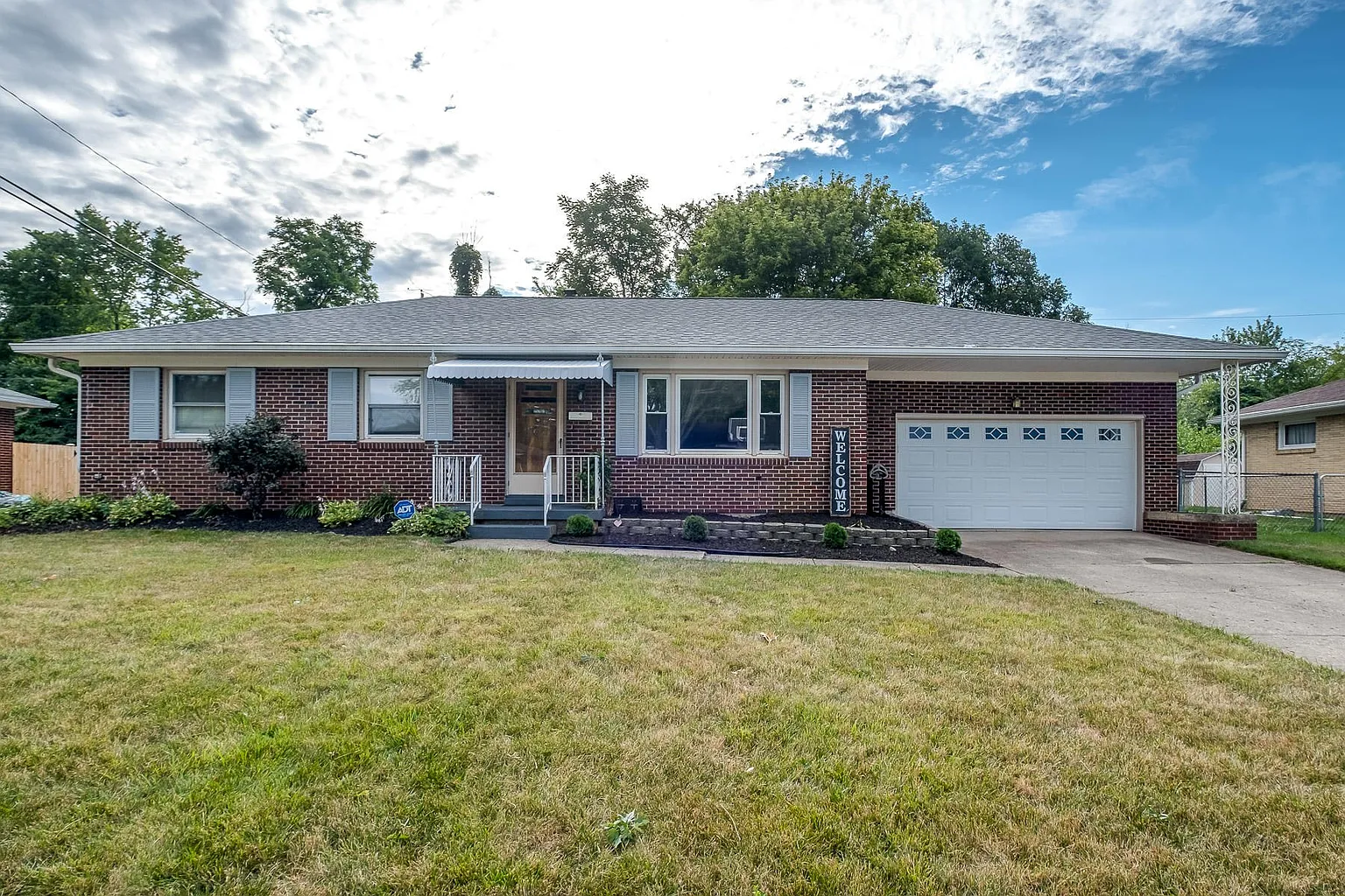 1516 Torrence Dr photo 1