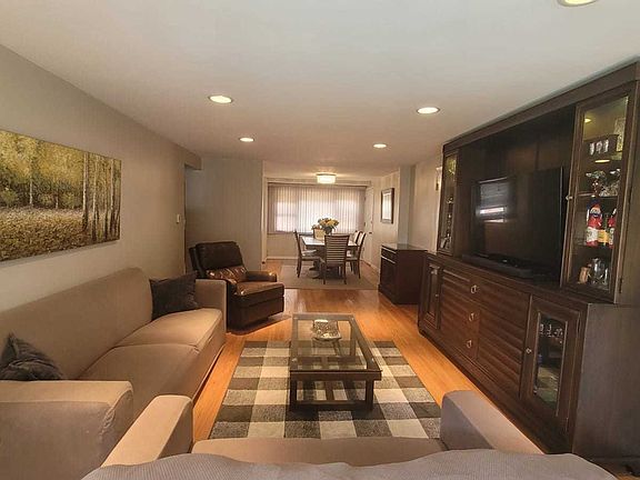 3rd image of 2045 N Harlem Ave APT 1W