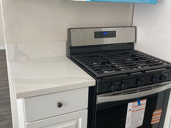 4th image of 1143 N Coronado St #104