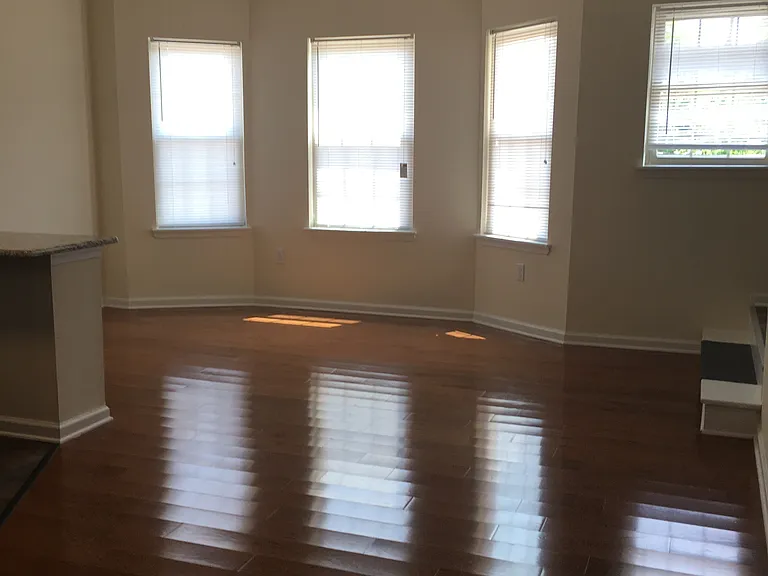 357 Oakwood Ave #101 — Photo 4