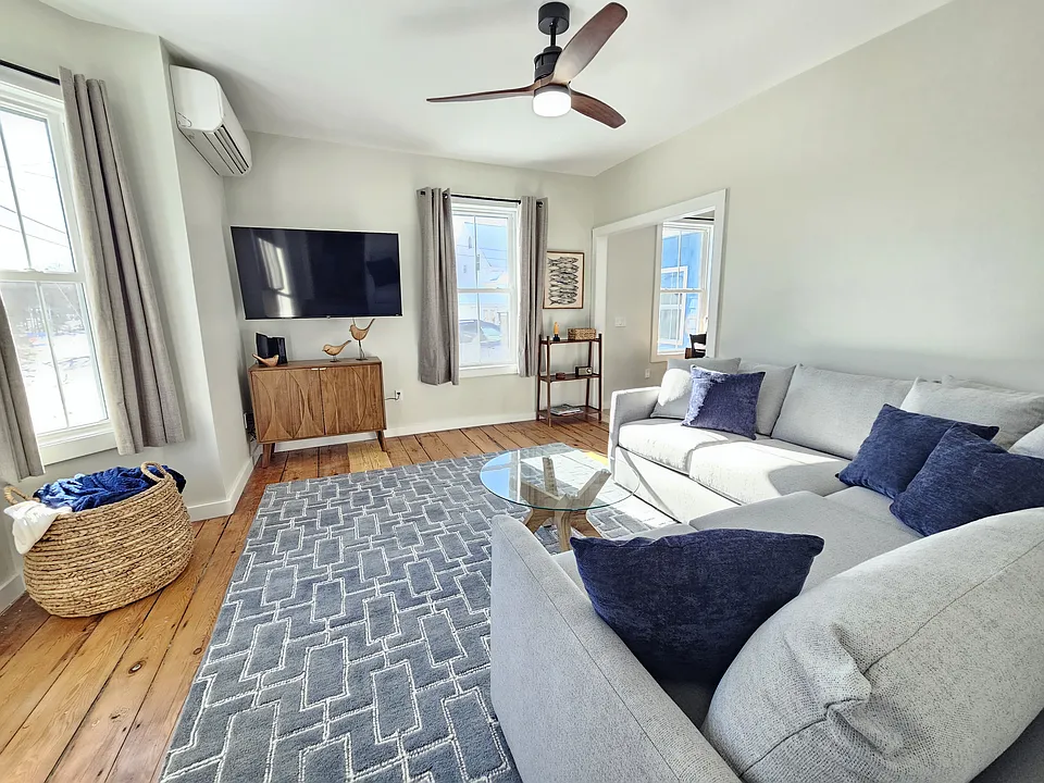 466 Main St #1