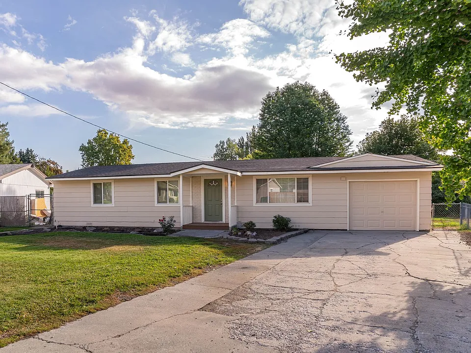 1035 Vista Pl