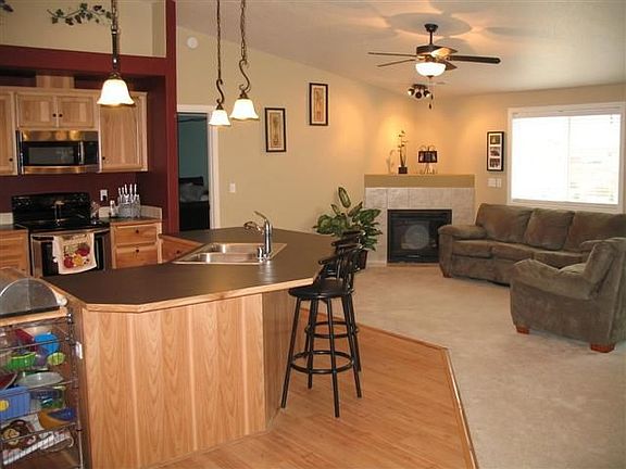 Gas Log Fire Place in Great Room