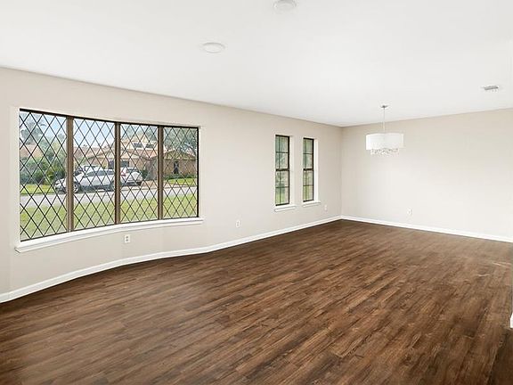 2nd image of 100 W Hibiscus Ave