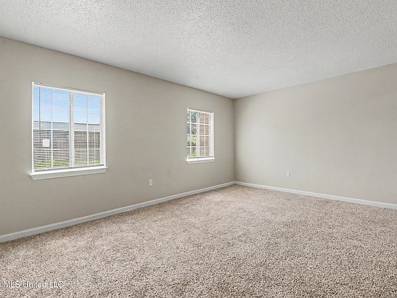 4th image of 245 McDonnell Ave APT 125