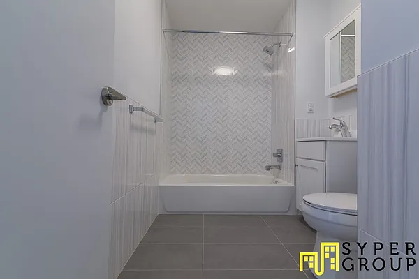 Rented by The Syper Group | media 13