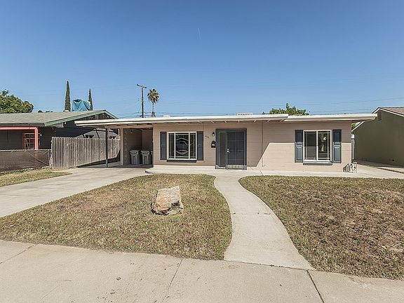 2nd image of 208 W Hampton Way