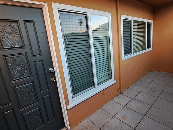 5th image of 1527 Seal Way APT 1