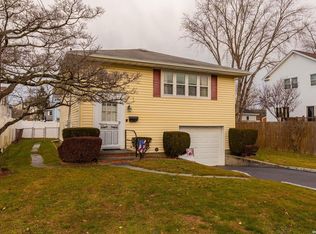 169 Moffitt Blvd, Islip, NY 11751