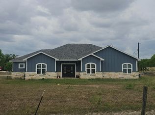 1825 N Graytown Rd, Saint Hedwig, TX 78152