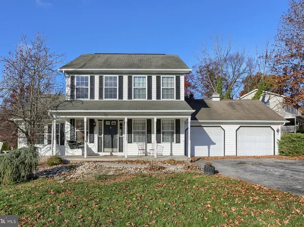 10 N Ben Hogan Dr, Etters, PA 17319