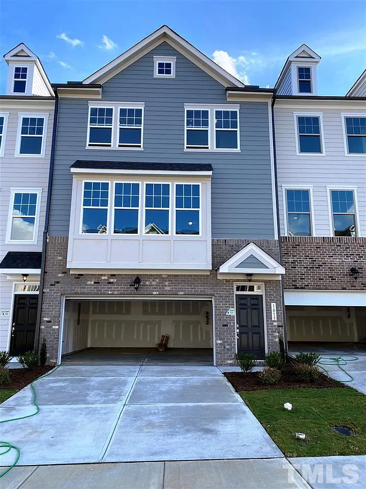 4 bed, 3.5 bath, 1972 sqft, $2,195 — Photo 1