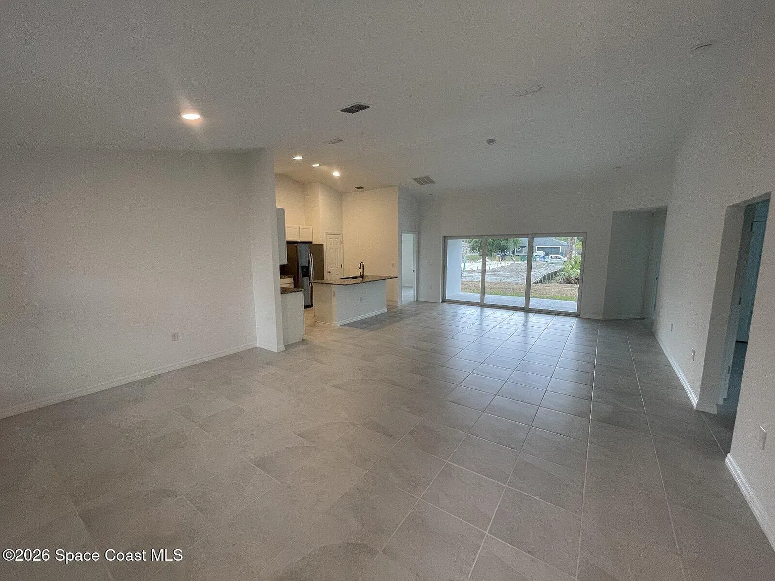 4 bed, 2.0 bath, 1817 sqft, $2,500 — Photo 3