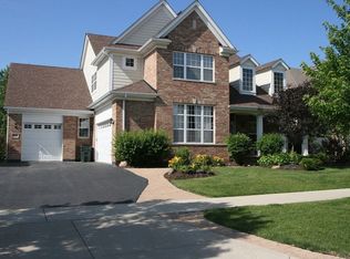 365 E Colonial Dr, Vernon Hills, IL 60061