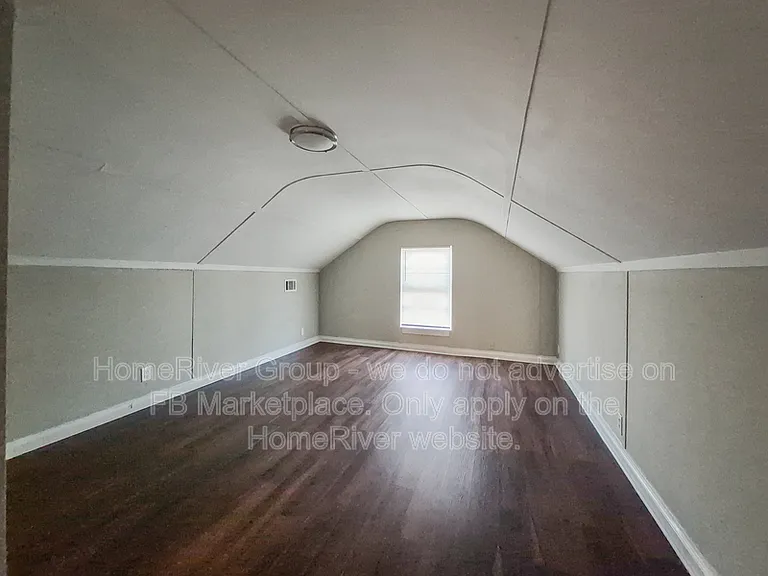 644 Kent St — Photo 12