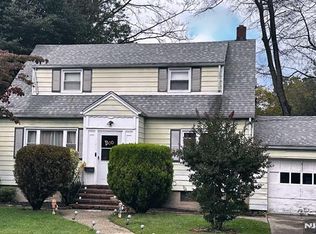 41 Irvington Rd, Teaneck, NJ 07666