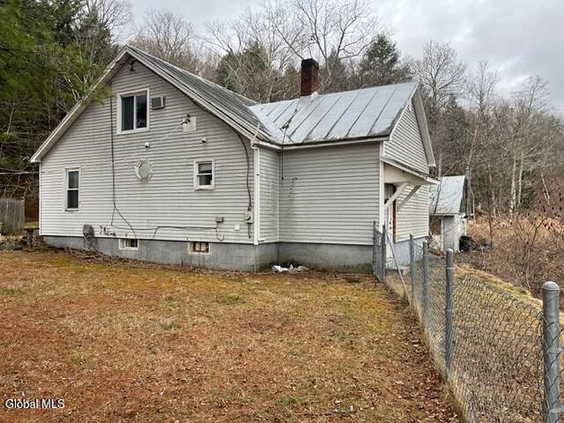 3rd image of 357 Murphy Road