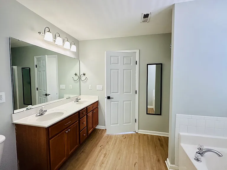 9902 Layla Ave — Photo 8
