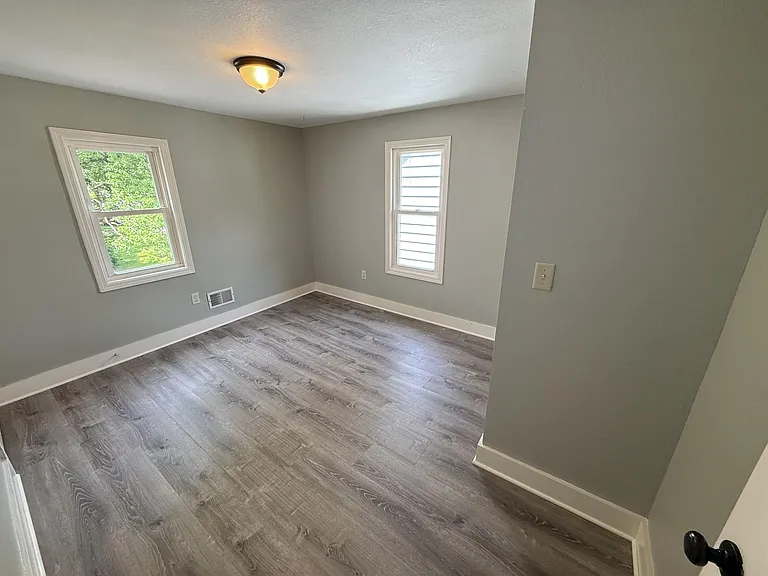 339 S Union Ave — Photo 4