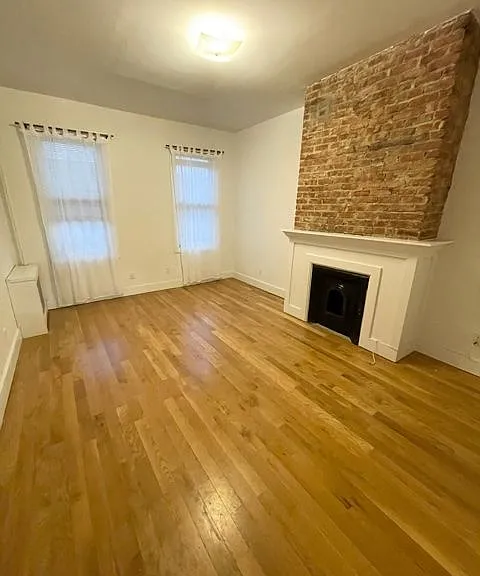 439 Meeker Ave #2L — Photo 1