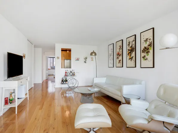 311 Greenwich Street image 2 of 16