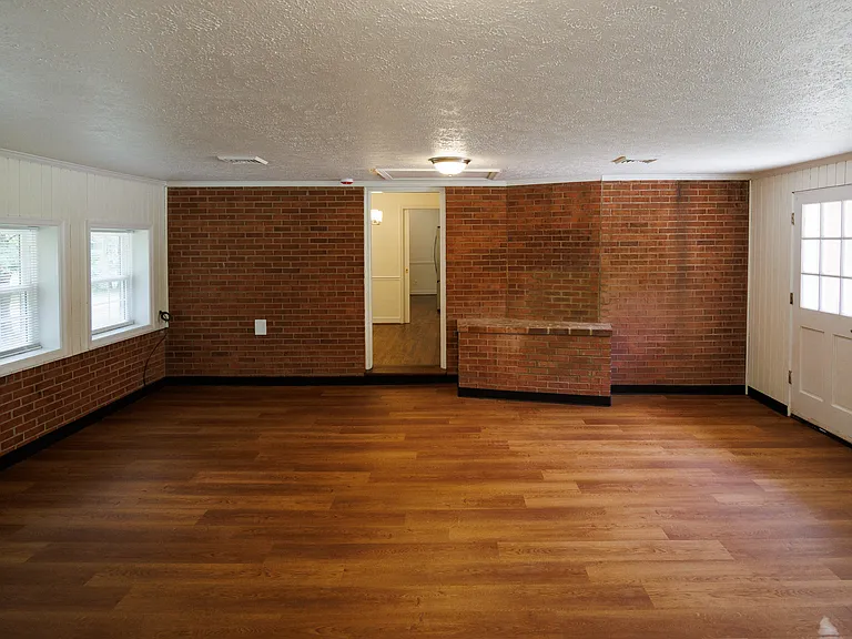 499 George St — Photo 22