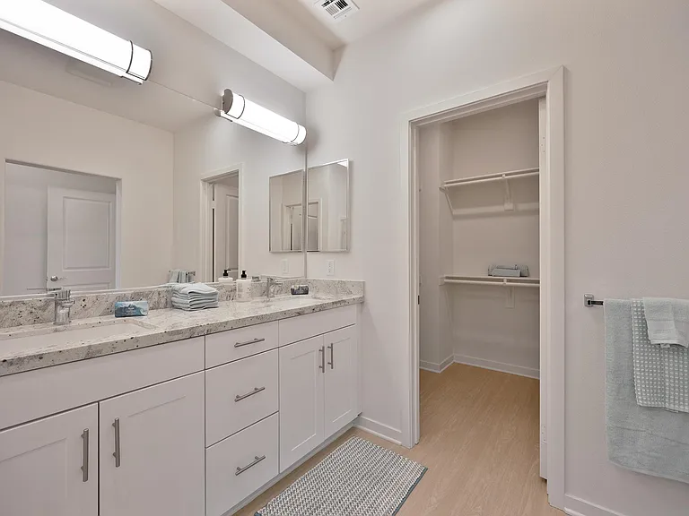 River Gate Townhomes — Photo 46