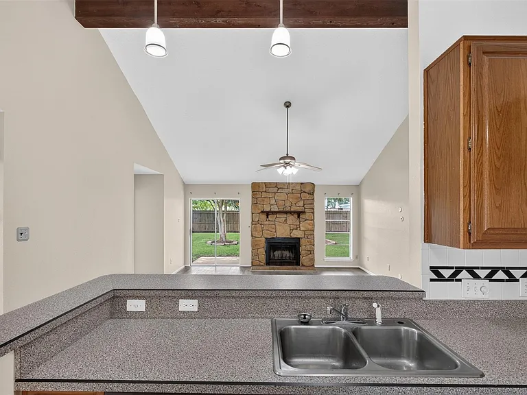 14338 Royal Hill Dr — Photo 7