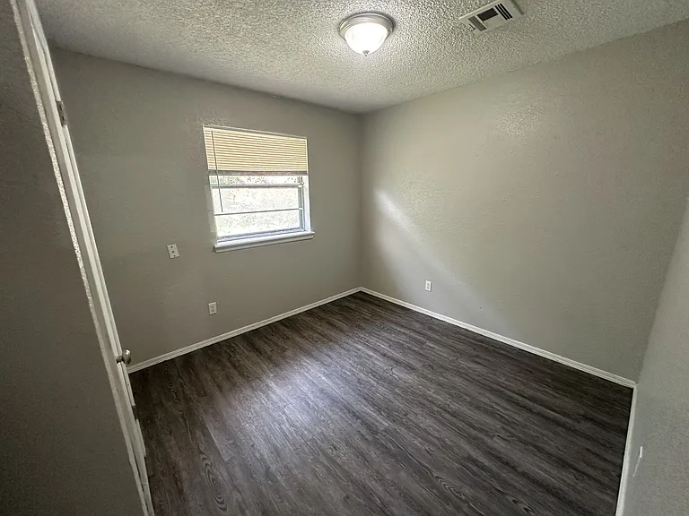 605 Lloyd Ave — Photo 14