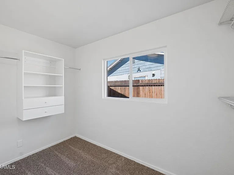 7 S Catalina St — Photo 16