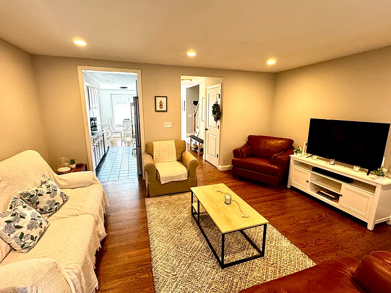 10 Shanley St #10 — Photo 10