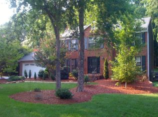 6824 Carmel Hills Dr, Charlotte, NC 28226