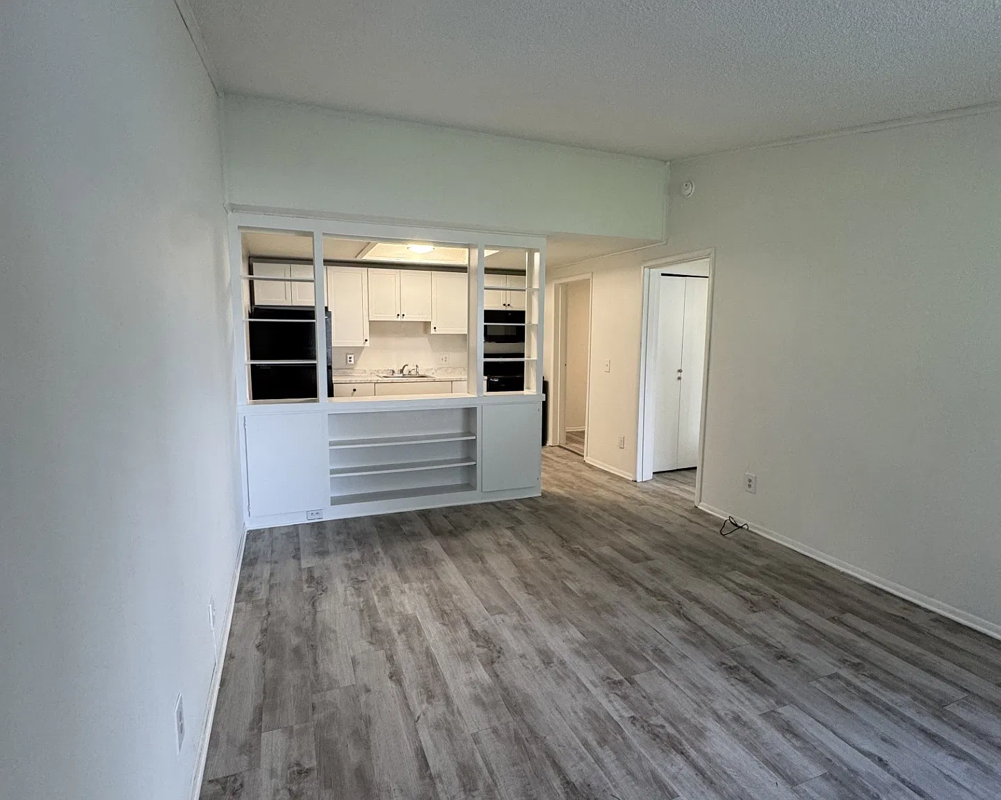 Willow Way Apartments — Photo 3