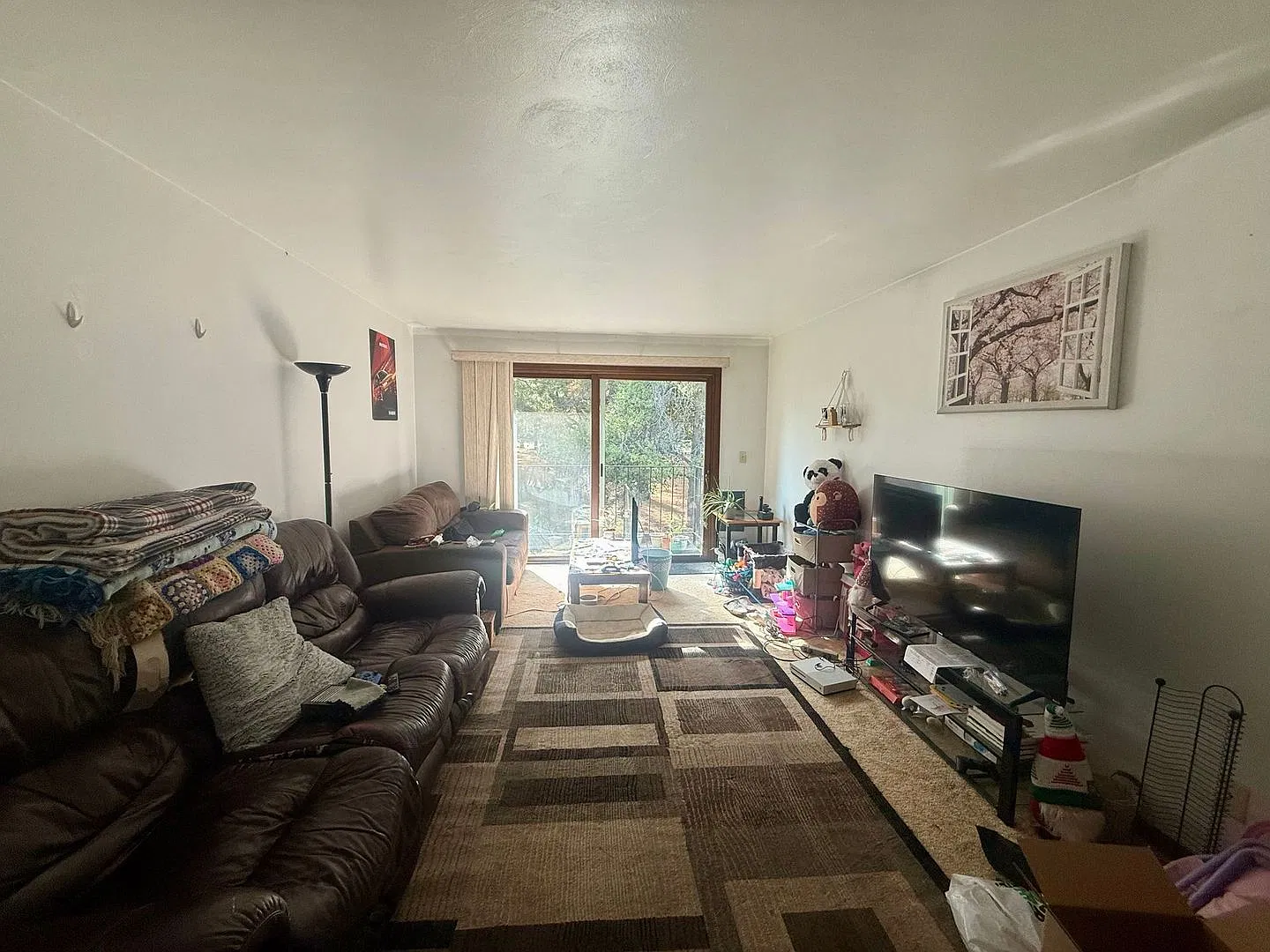 3605 Ross Avenue — Photo 2