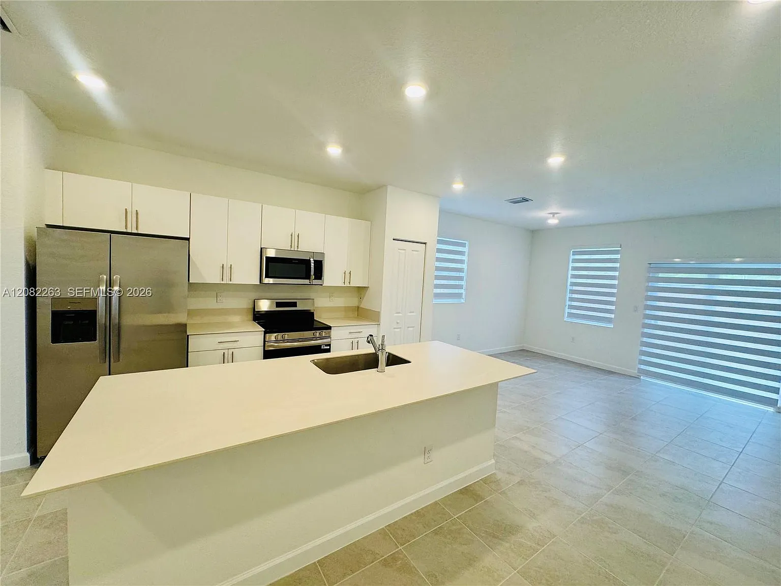 3 bed, 2.5 bath, 1574 sqft, $2,700 — Photo 4